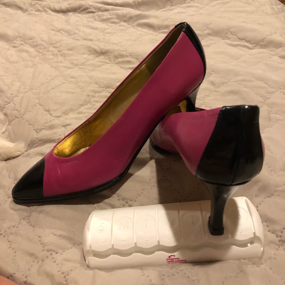 Shoes - Picture 6 of 6